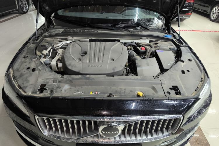 Used Volvo S90 2024 B5 Zhiyi Luxury Edition Engine Bay