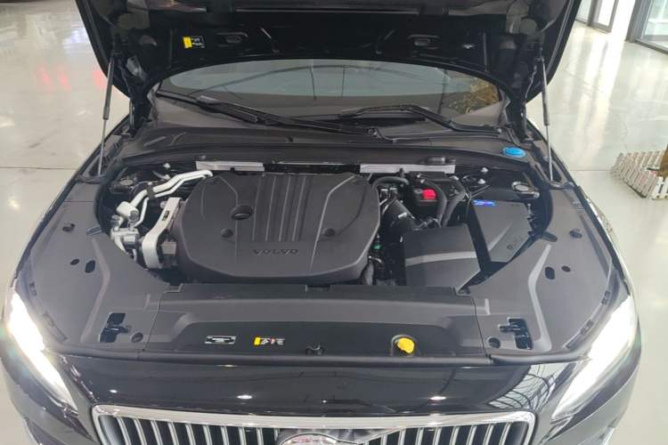 Used Volvo S90 2024 B5 Zhiyuan Luxury Edition Engine Bay