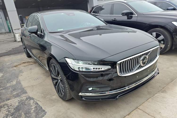 Used Volvo S90 2024 B5 Luxury Smart Edition Exterior 1