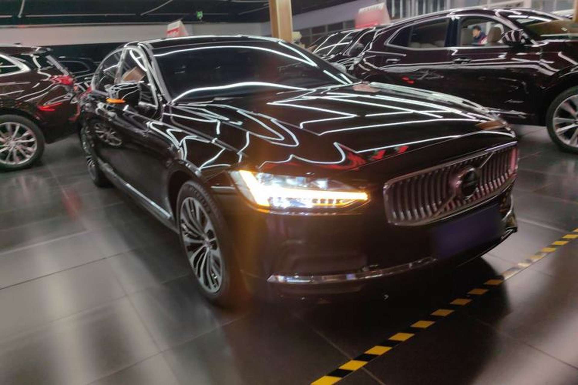 Used Volvo S90 2024 B5 Zhiyi Luxury Edition Exterior 1