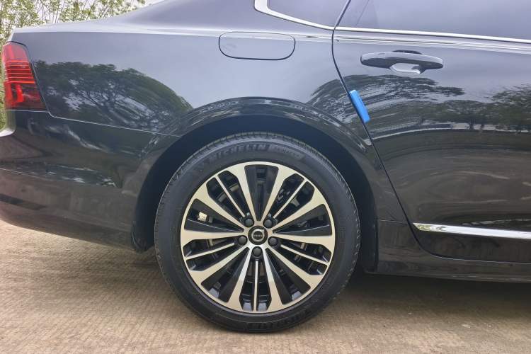 Used Volvo S90 2024 B5 Zhiyi Luxury Edition Exterior 12
