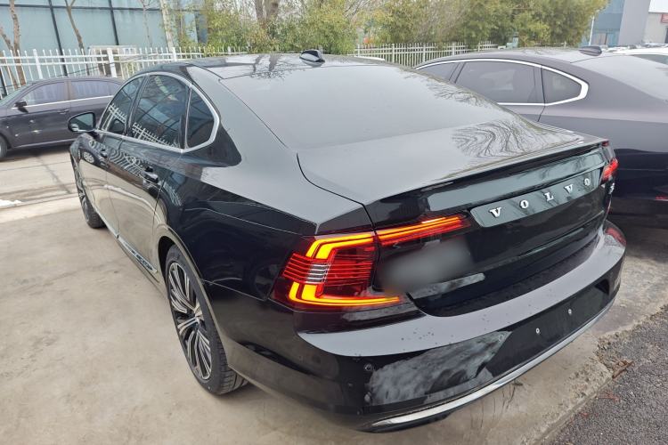 Used Volvo S90 2024 B5 Luxury Smart Edition Exterior 2