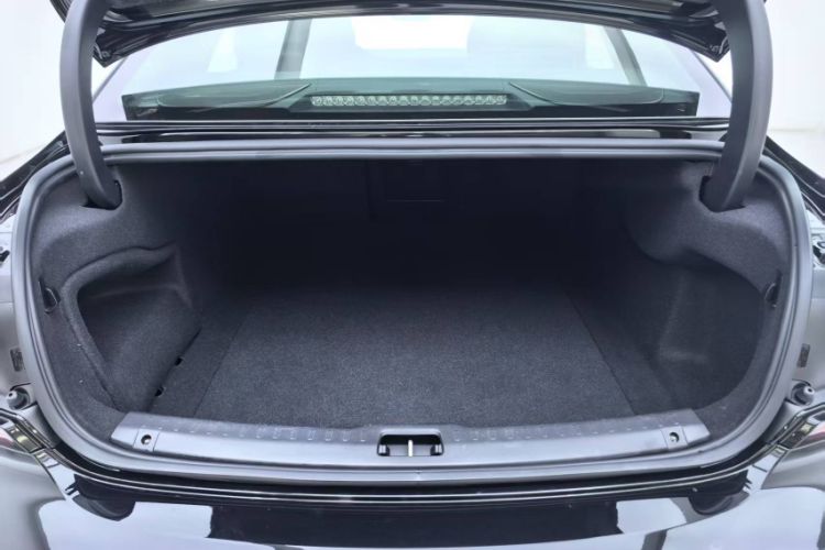 Used Volvo S90 2024 B5 Zhiyi Luxury Edition Exterior 2