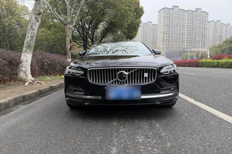 Used Volvo S90 2024 B5 Luxury Smart Edition Exterior 2