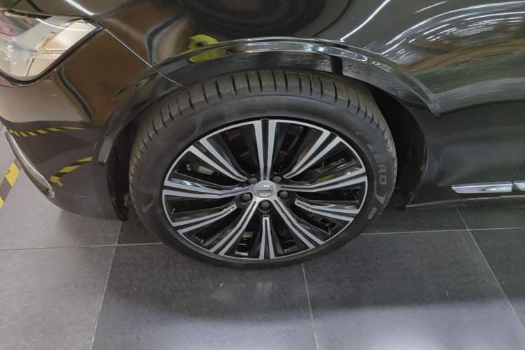 Used Volvo S90 2024 B5 Zhiyuan Luxury Edition Exterior 4