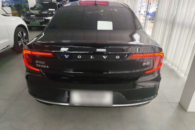 Used Volvo S90 2024 B5 Luxury Smart Edition Exterior 4