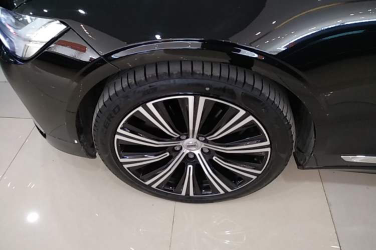 Used Volvo S90 2024 B5 Zhiyuan Luxury Edition Exterior 4