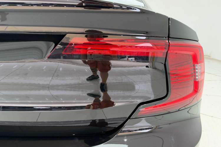Used Volvo S90 2024 B5 Zhiyuan Luxury Edition Exterior 6