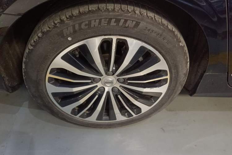 Used Volvo S90 2024 B5 Zhiyi Luxury Edition Exterior 8