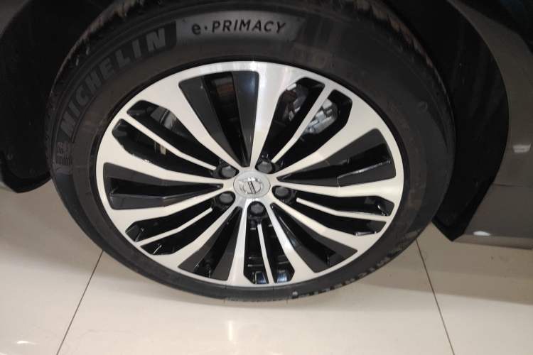 Used Volvo S90 2024 B5 Zhiyi Luxury Edition Exterior 8