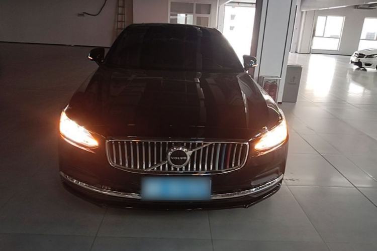 Used Volvo S90 2024 B5 Zhiyuan Luxury Edition Front