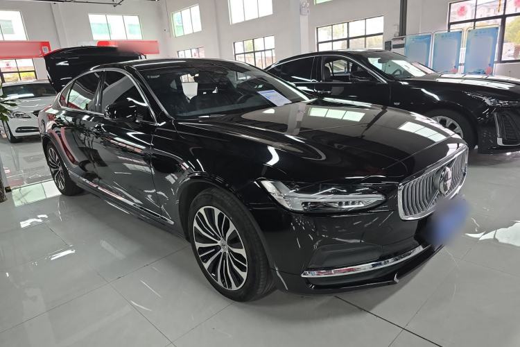 Used Volvo S90 2024 B5 Zhiyi Luxury Edition Front Right 45 Deg