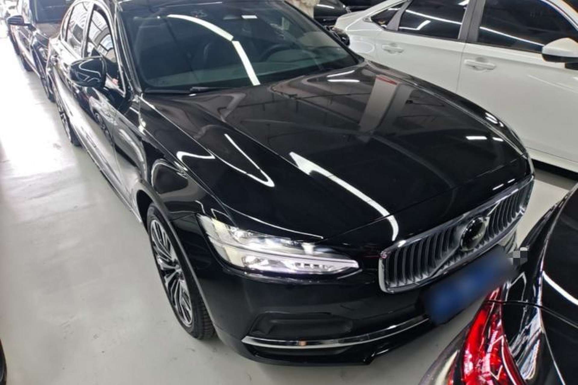 Used Volvo S90 2024 B5 Zhiyi Luxury Edition Front Right 45 Deg