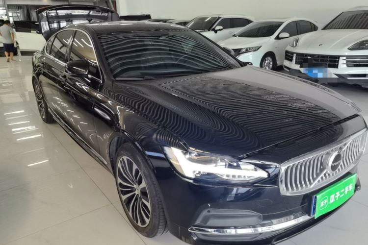 Used Volvo S90 2024 B5 Zhiyi Luxury Edition Front Right 45 Deg