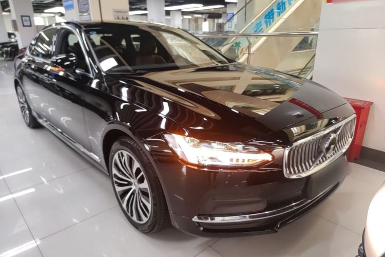 Used Volvo S90 2024 B5 Zhiyi Luxury Edition Front Right 45 Deg