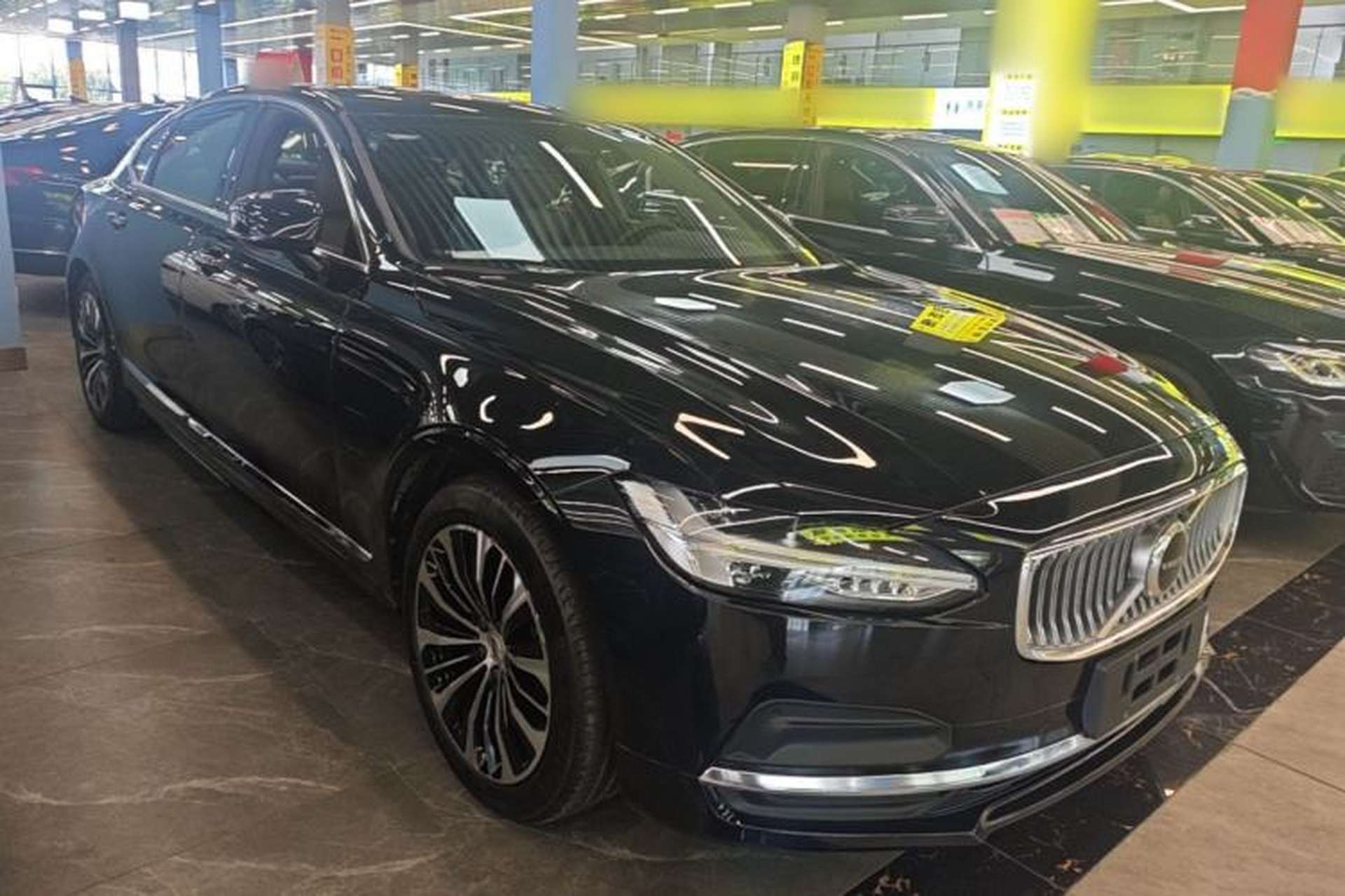 Used Volvo S90 2024 B5 Zhiyi Luxury Edition Front Right 45 Deg
