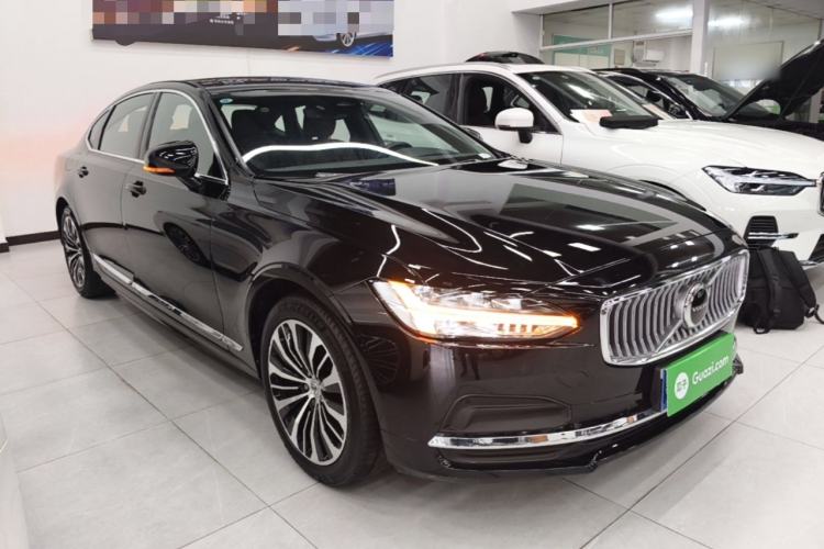 Used Volvo S90 2024 B5 Zhiyi Luxury Edition Front Right 45 Deg