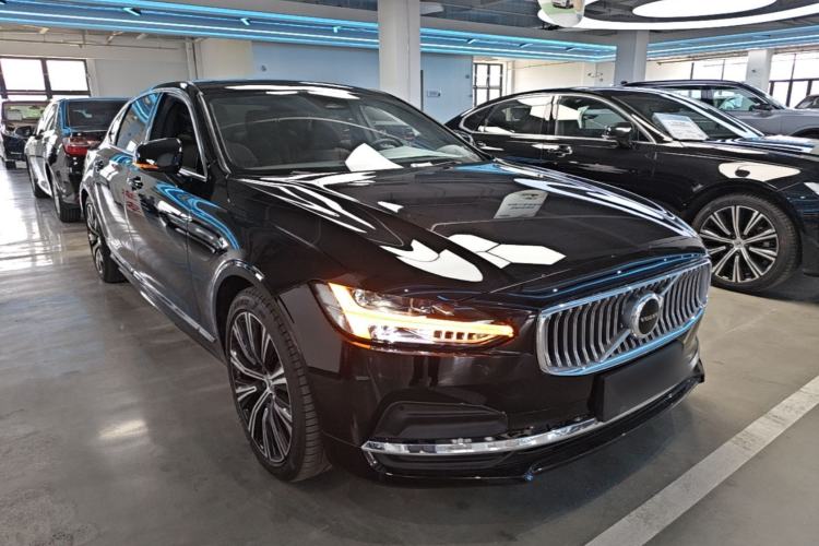 Used Volvo S90 2024 B5 Zhiyuan Luxury Edition Front Right 45 Deg