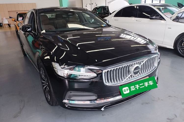 Used Volvo S90 2024 B5 Zhiyi Luxury Edition Front Right 45 Deg
