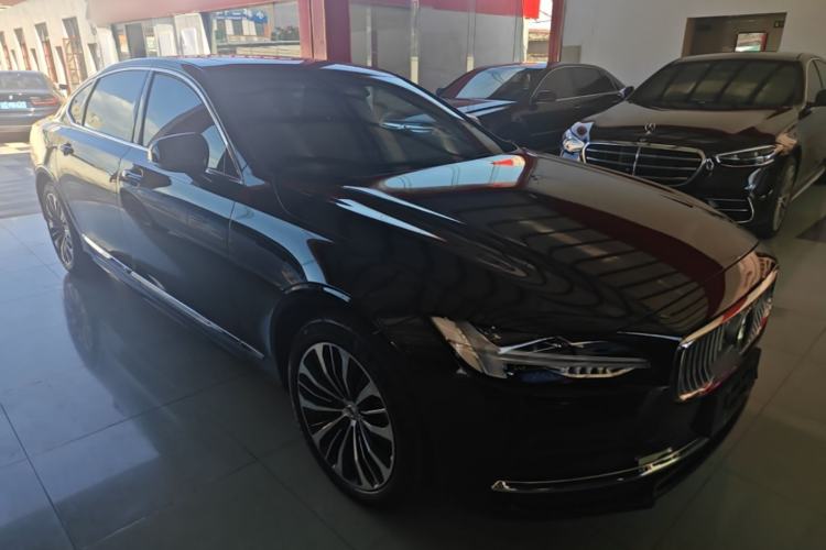 Used Volvo S90 2024 B5 Zhiyi Luxury Edition Front Right 45 Deg