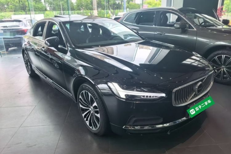 Used Volvo S90 2024 B5 Zhiyi Luxury Edition Front Right 45 Deg
