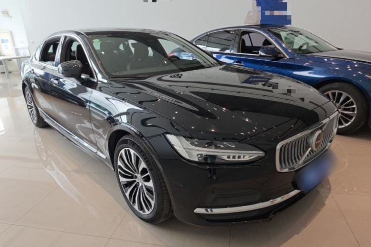 Used Volvo S90 2024 B5 Zhiyi Luxury Edition Front Right 45 Deg