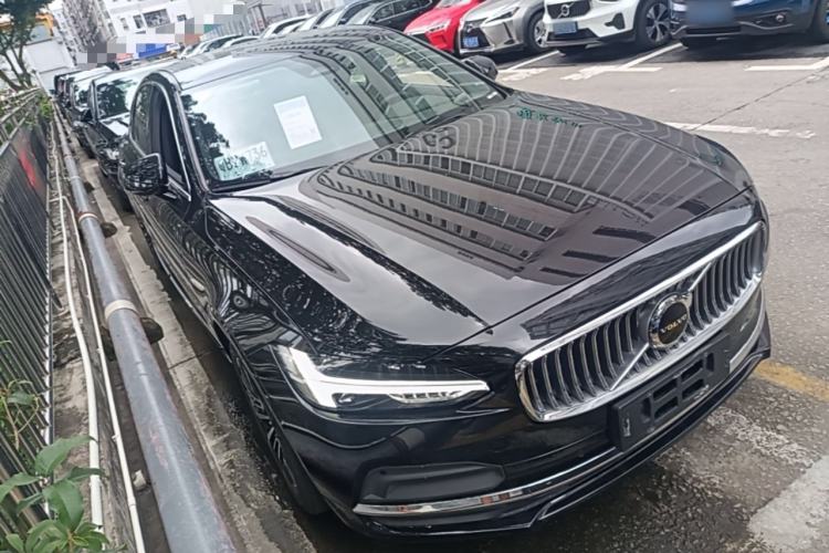 Used Volvo S90 2024 B5 Zhiyi Luxury Edition Front Right 45 Deg