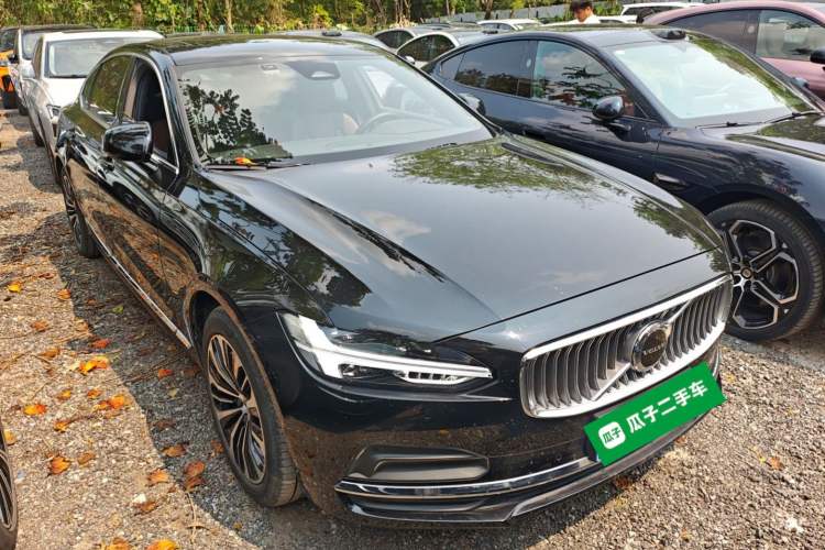 Used Volvo S90 2024 B5 Zhiyi Luxury Edition Front Right 45 Deg