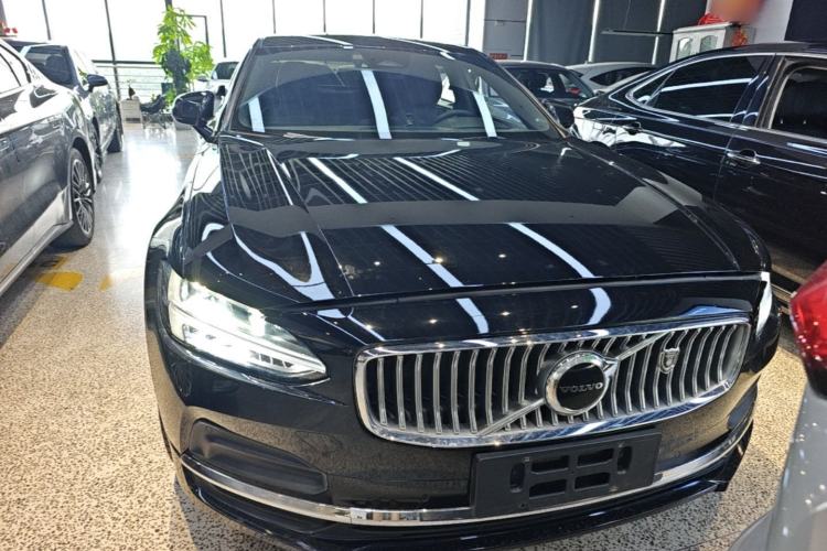 Used Volvo S90 2024 B5 Zhiyuan Luxury Edition Front