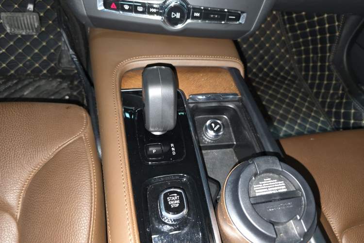 Used Volvo S90 2024 B5 Zhiyi Luxury Edition Gear Lever