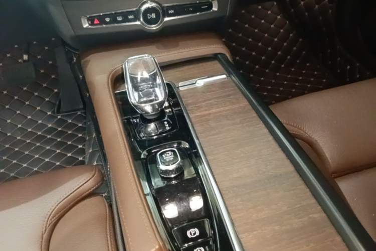 Used Volvo S90 2024 B5 Zhiyuan Luxury Edition Gear Lever