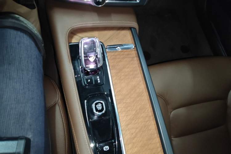 Used Volvo S90 2024 B5 Zhiyi Luxury Edition Gear Lever