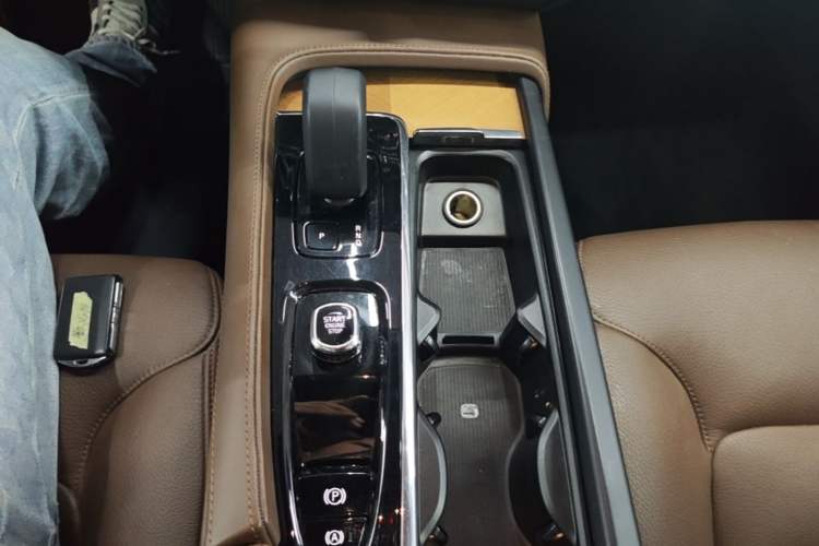 Used Volvo S90 2024 B5 Zhiyi Luxury Edition Gear Lever