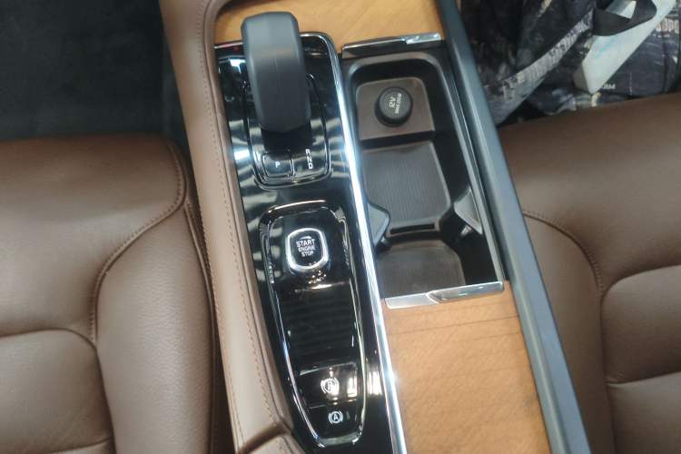 Used Volvo S90 2024 B5 Zhiyi Luxury Edition Gear Lever