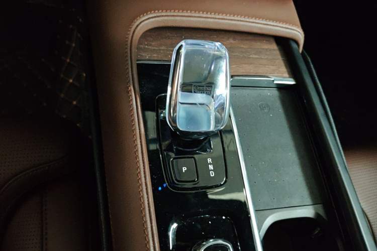 Used Volvo S90 2024 B5 Luxury Smart Edition Gear Lever