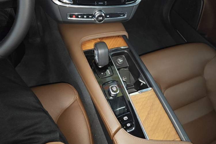 Used Volvo S90 2024 B5 Zhiyi Luxury Edition Gear Lever