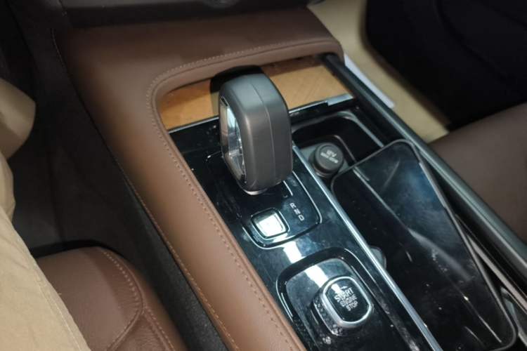 Used Volvo S90 2024 B5 Zhiyi Luxury Edition Gear Lever