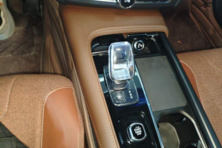 Used Volvo S90 2024 B5 Zhiyuan Luxury Edition Gear Lever