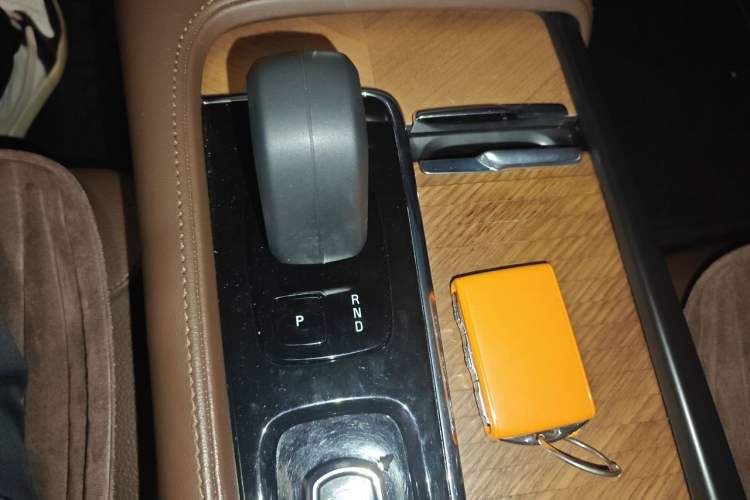 Used Volvo S90 2024 B5 Zhiyi Luxury Edition Gear Lever