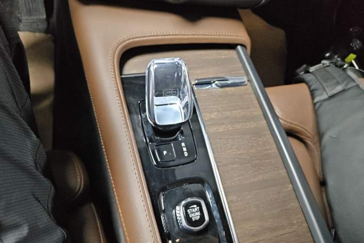Used Volvo S90 2024 B5 Zhiyuan Luxury Edition Gear Lever