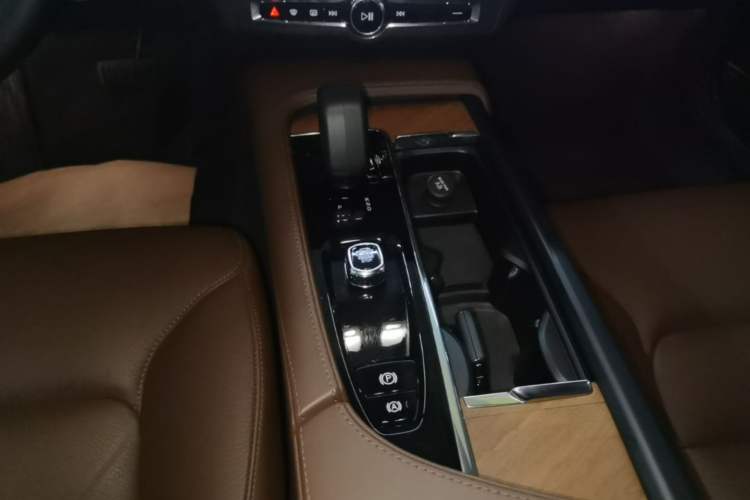 Used Volvo S90 2024 B5 Zhiyi Luxury Edition Gear Lever