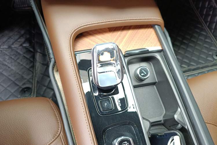 Used Volvo S90 2024 B5 Zhiyi Luxury Edition Gear Lever