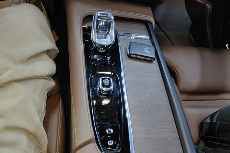 Used Volvo S90 2024 B5 Zhiyuan Luxury Edition Gear Lever