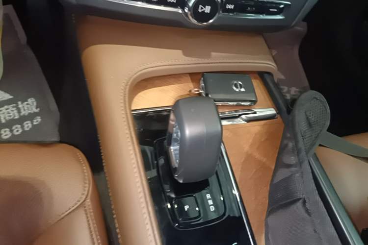Used Volvo S90 2024 B5 Zhiyi Luxury Edition Gear Lever