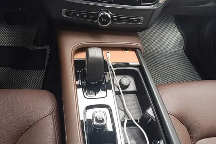 Used Volvo S90 2024 B5 Zhiyi Luxury Edition Gear Lever