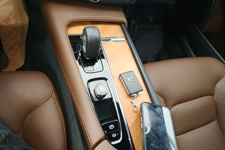 Used Volvo S90 2024 B5 Zhiyi Luxury Edition Gear Lever
