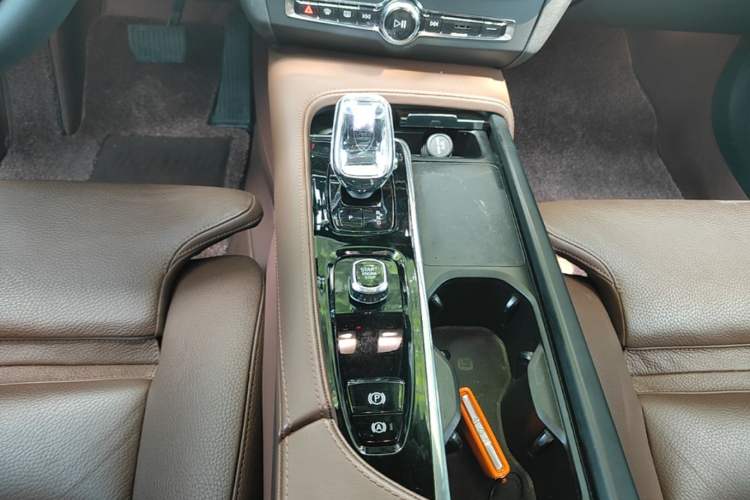 Used Volvo S90 2024 B5 Zhiyuan Luxury Edition Gear Lever