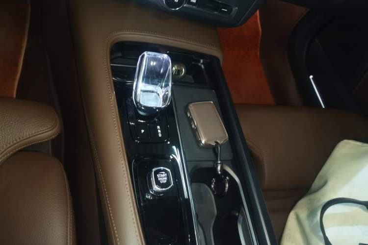 Used Volvo S90 2024 B5 Zhiyuan Luxury Edition Gear Lever