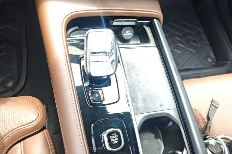 Used Volvo S90 2024 B5 Luxury Smart Edition Gear Lever