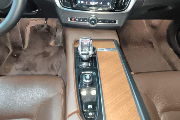 Used Volvo S90 2024 B5 Zhiyi Luxury Edition Gear Lever
